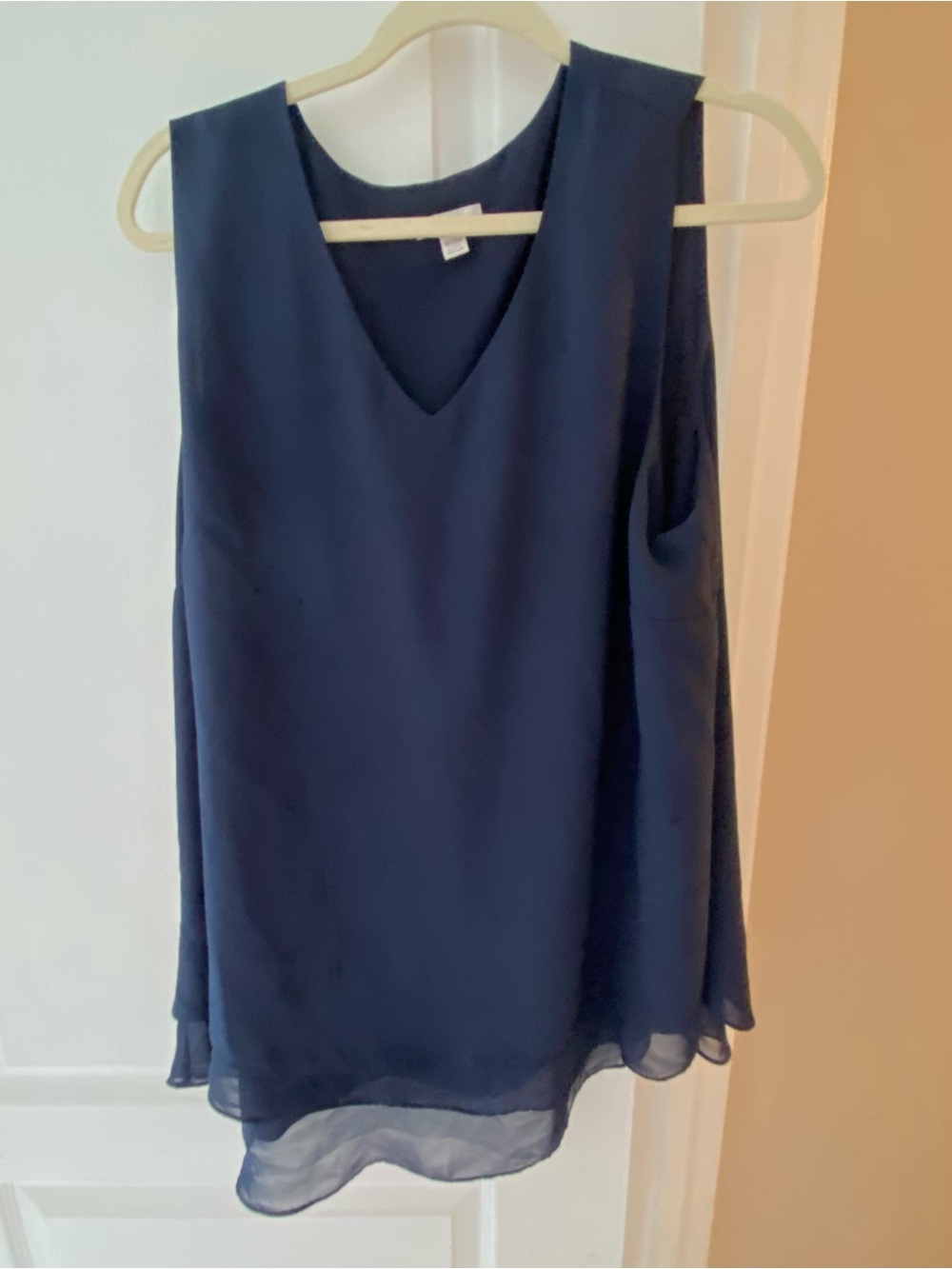 Elegant V-Neck Navy Sleeveless Camisole